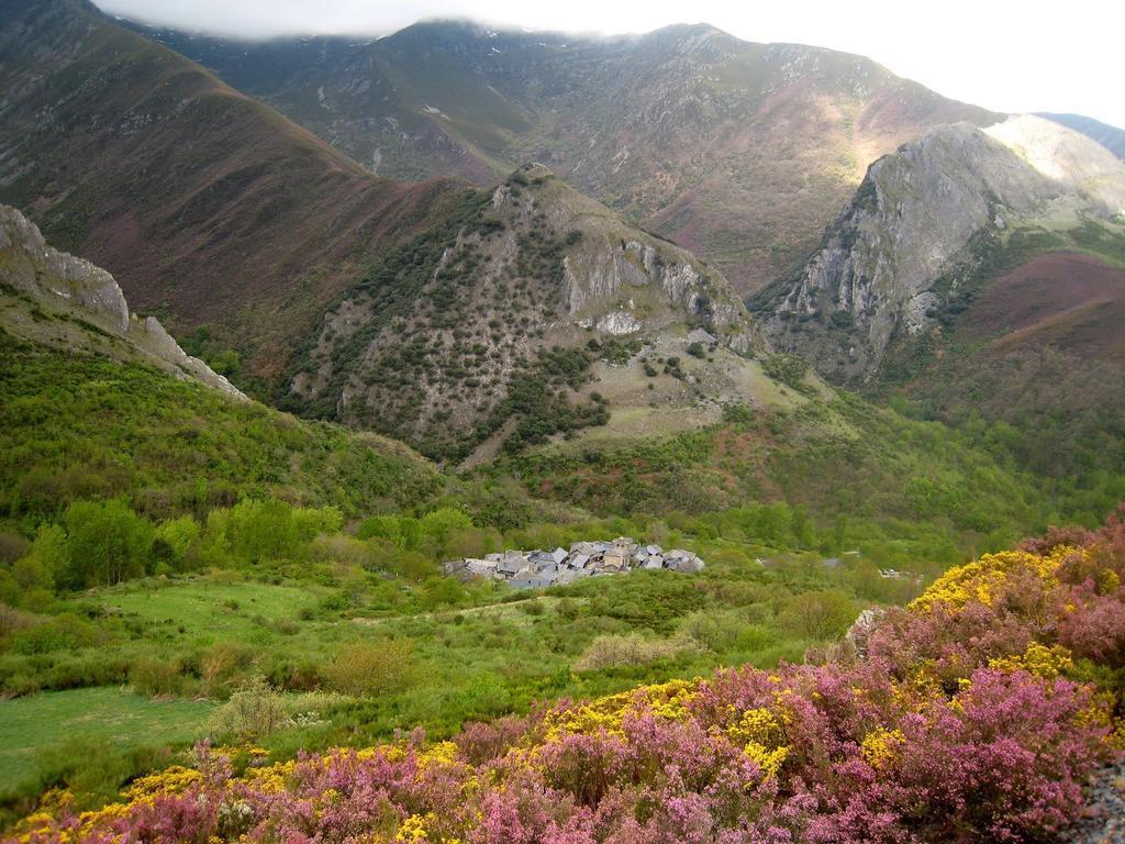 בית הארחה San Cristobal de Valdueza 	Casa De Abril 1 מראה חיצוני תמונה